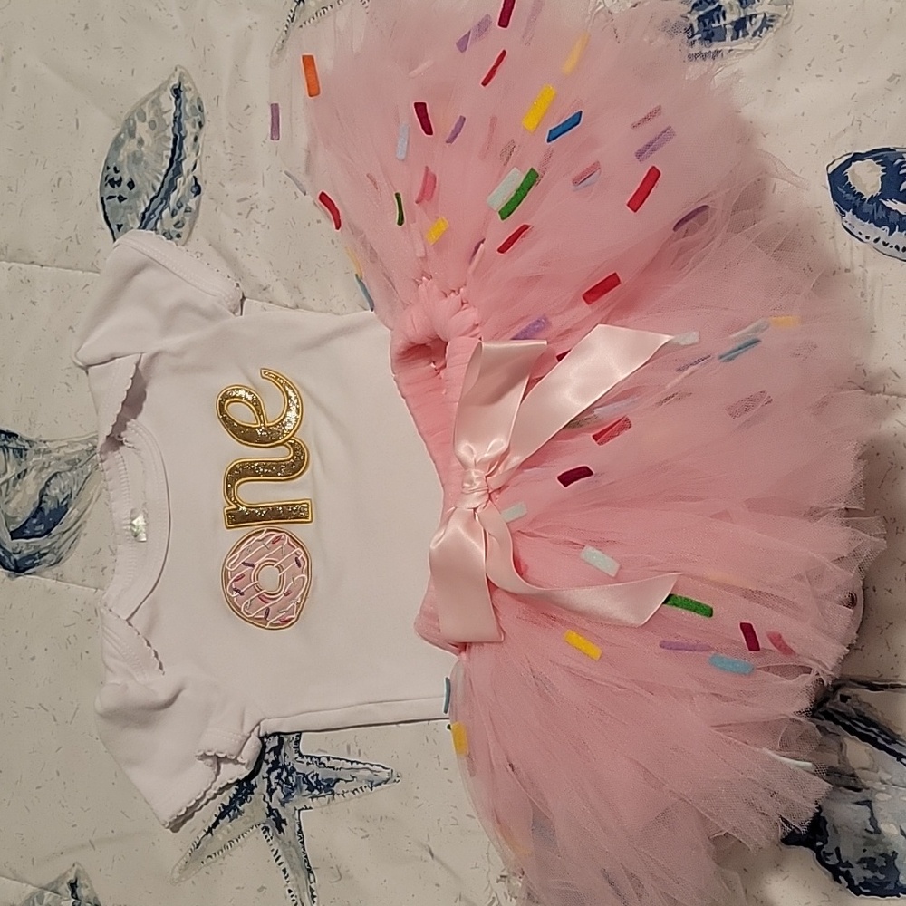 ONE Sprinkle Donut Outfit